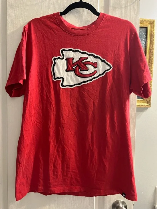 ’47 KANSAS CITY CHIEFS Red Crewneck Logo Tee - Picture 1 of 2